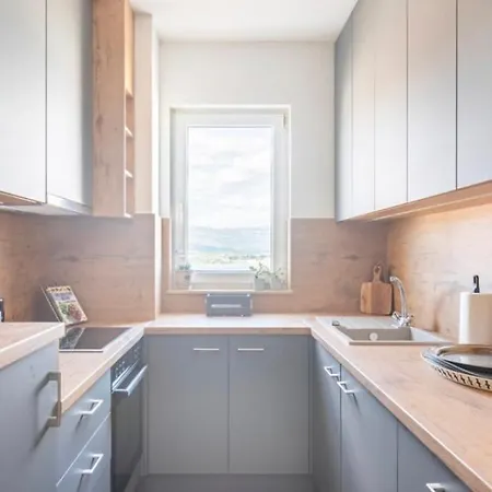 Trogir, Sea View Apartman *